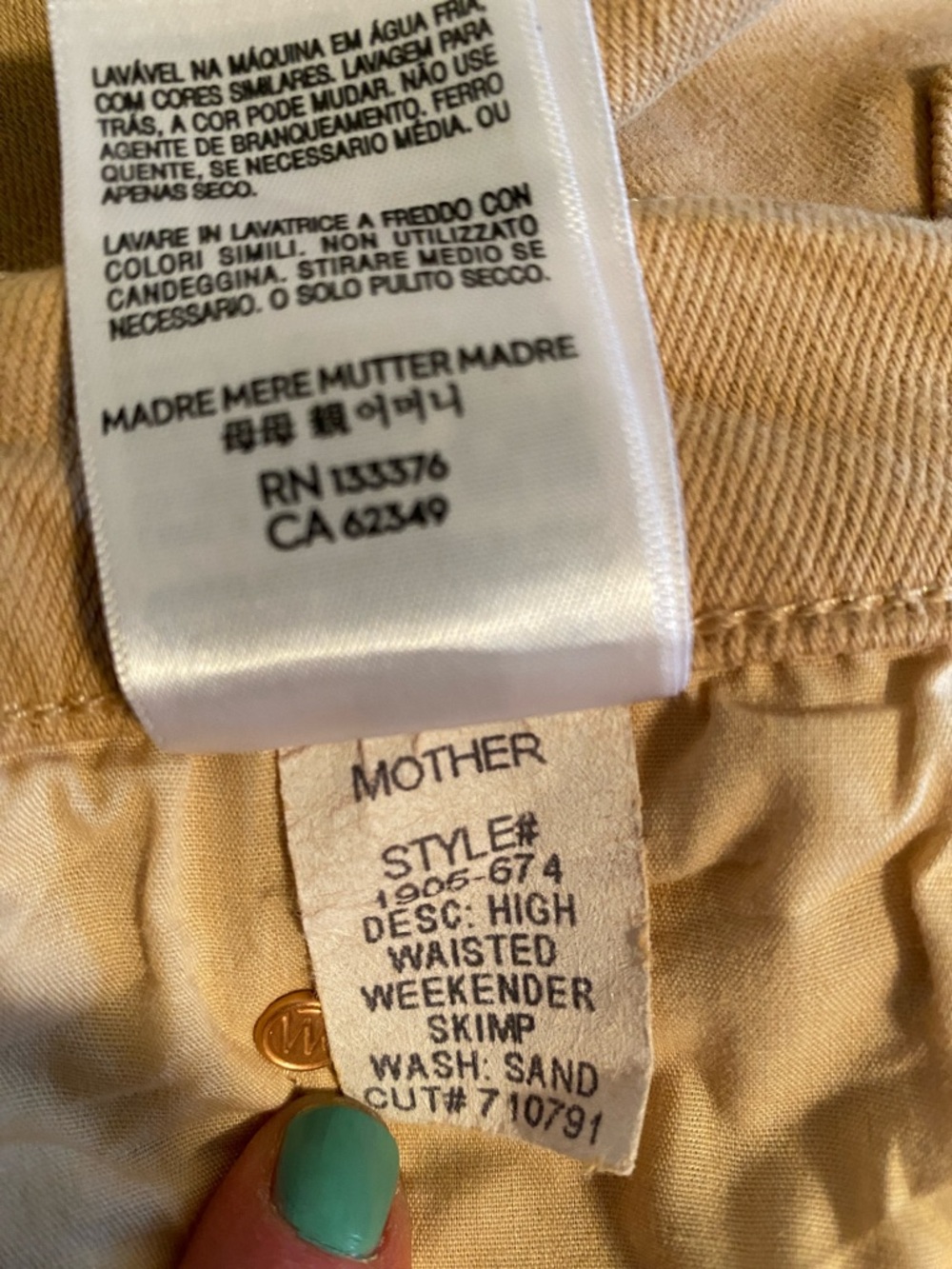 MOTHER High Waisted Weekender Skimp
in Second Chance (Sand Wash) Size 27 - Picture 13 of 16